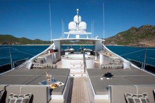 Yacht BLIND DATE 161 -  Sundeck